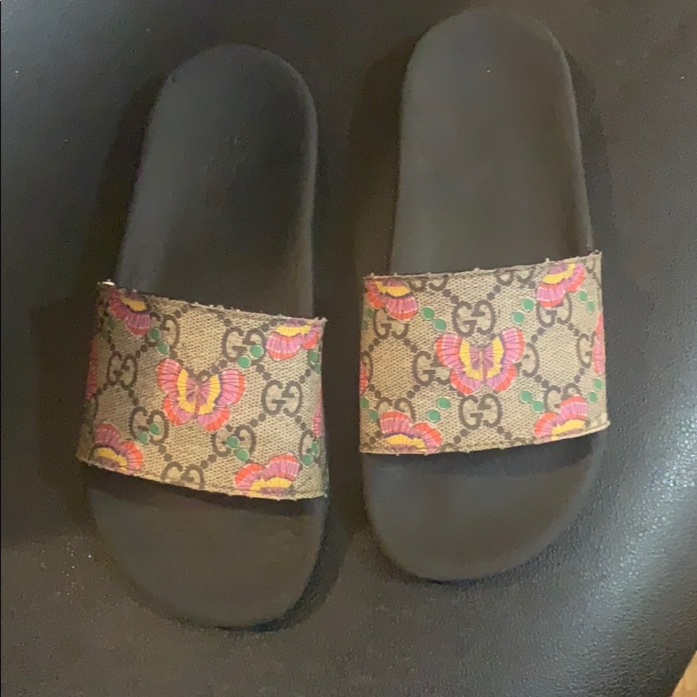 Kids Gucci slides size 1 yes they are Authentic
